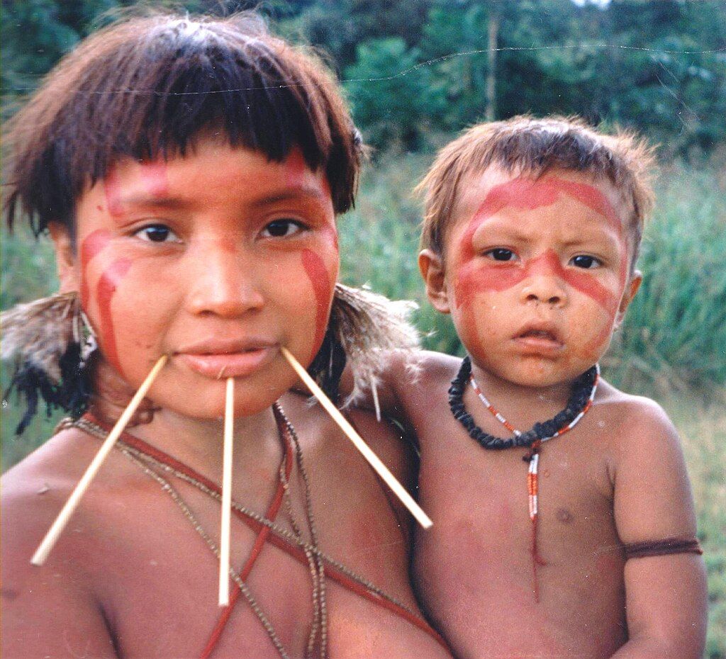 Yanomami gyerekek Amazónia őslakói