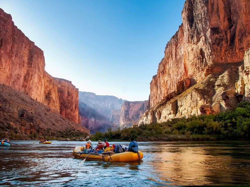 Ahova turistaként szinte lehetetlen bejutni, pedig megéri. Colorado folyó rafting Grand Canyon