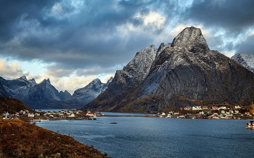 Eldugott európai települések. Reine Norvégia Lofoten