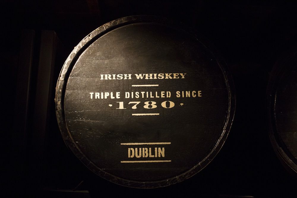 Ír whiskey fahordóban