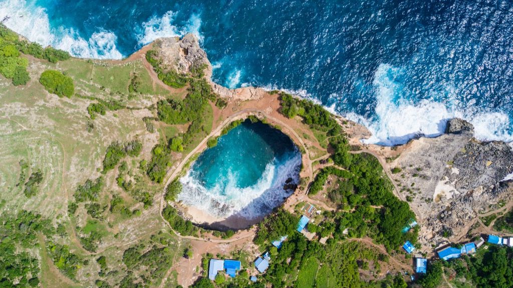 Nusa Penida - Broken beach felülnézetből