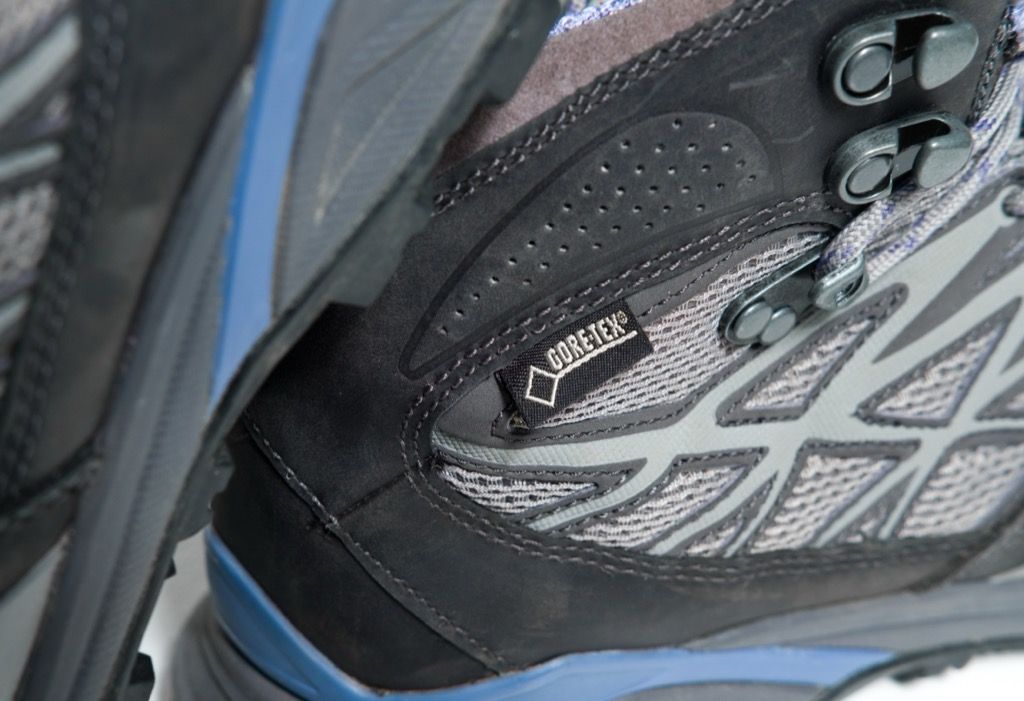 Gore-tex membrán a cipőn.
